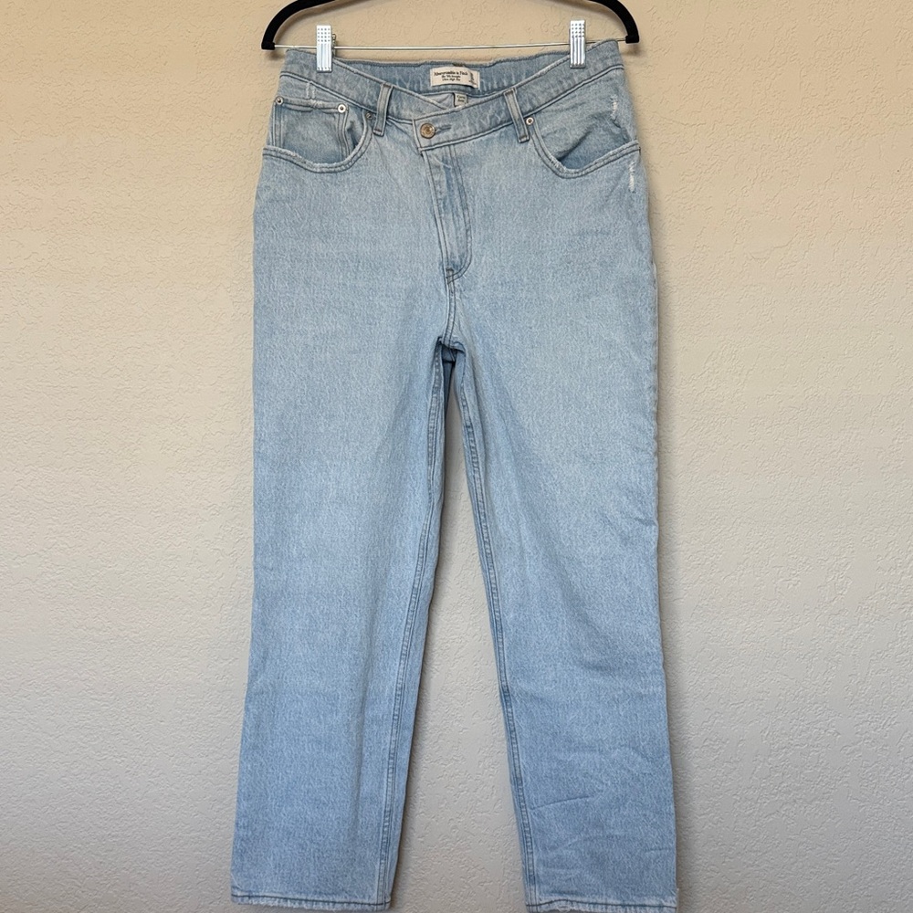 Abercrombie & Fitch Curve Love Straight Leg High Rise Jeans